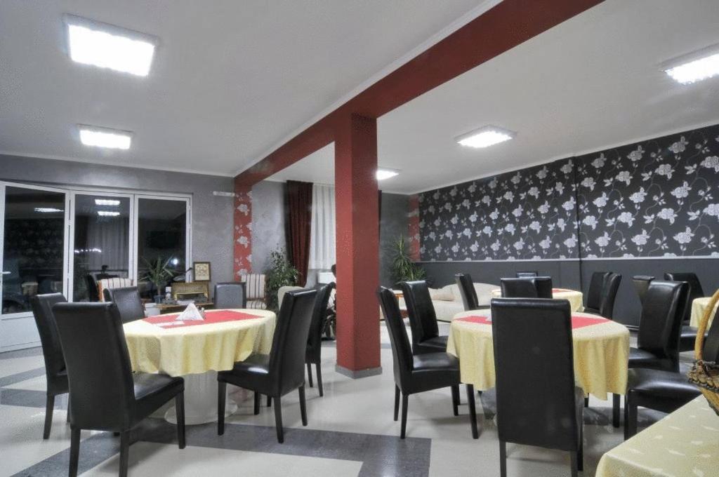 Garni Hotel Lama Kragujevac Eksteriør billede