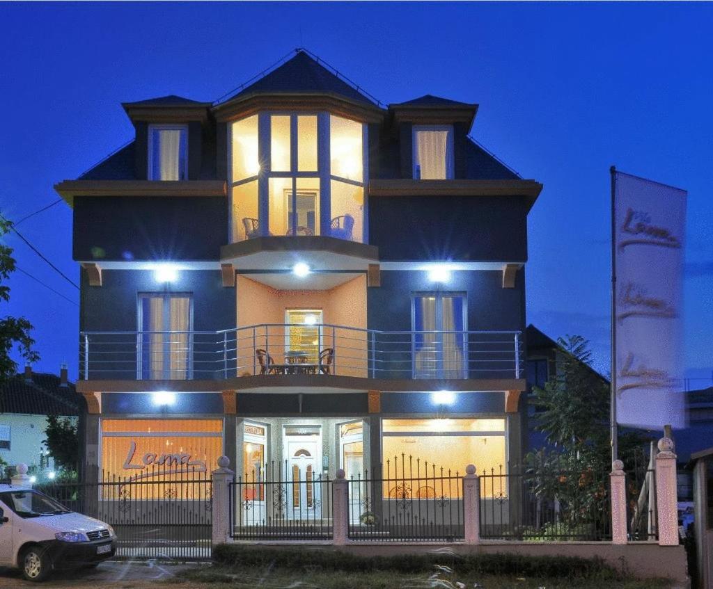 Garni Hotel Lama Kragujevac Eksteriør billede