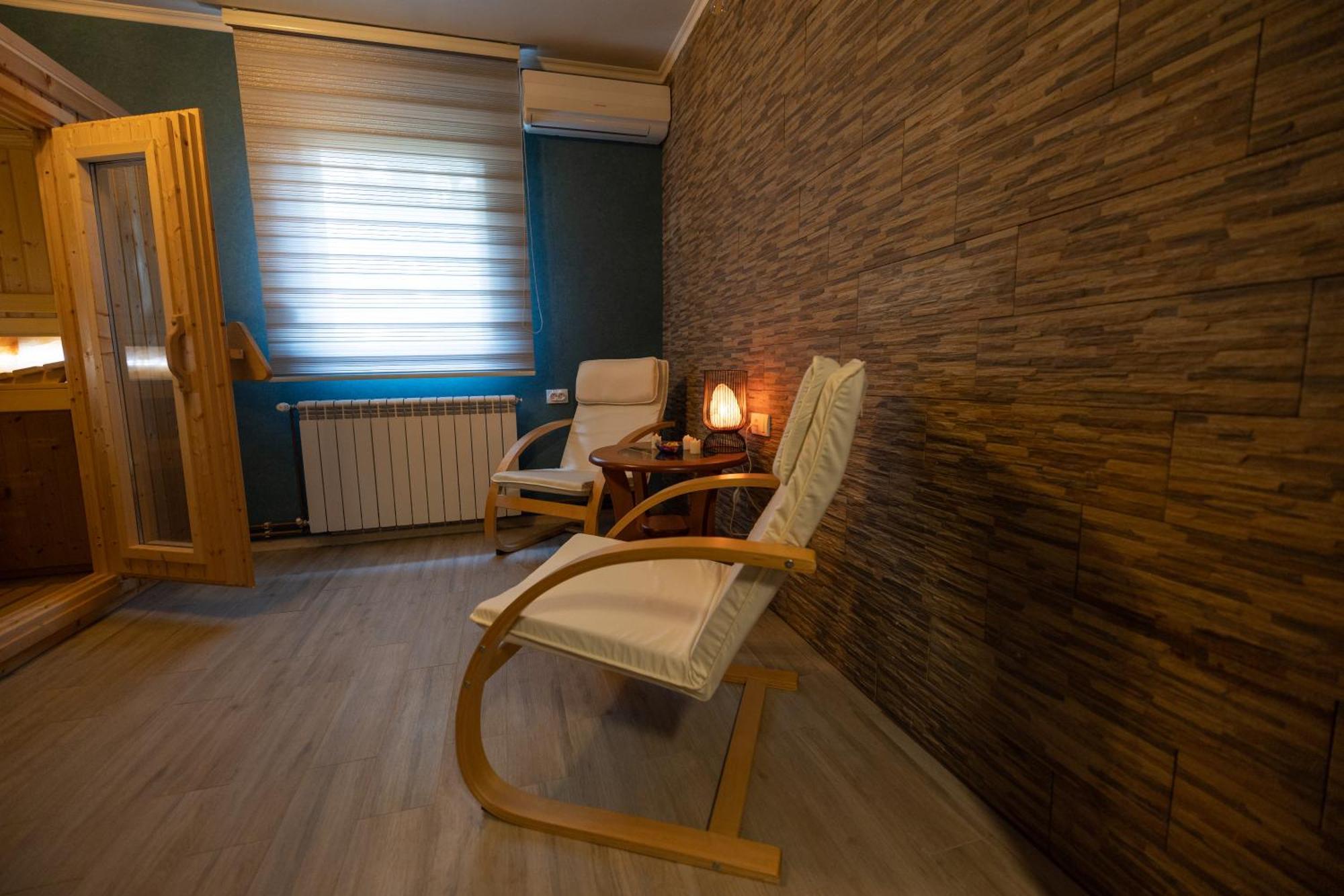 Garni Hotel Lama Kragujevac Eksteriør billede