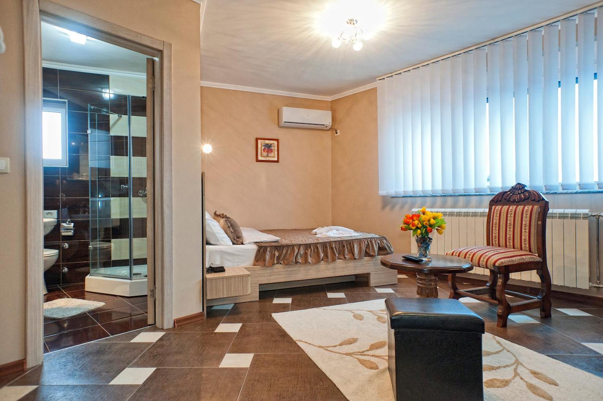 Garni Hotel Lama Kragujevac Eksteriør billede