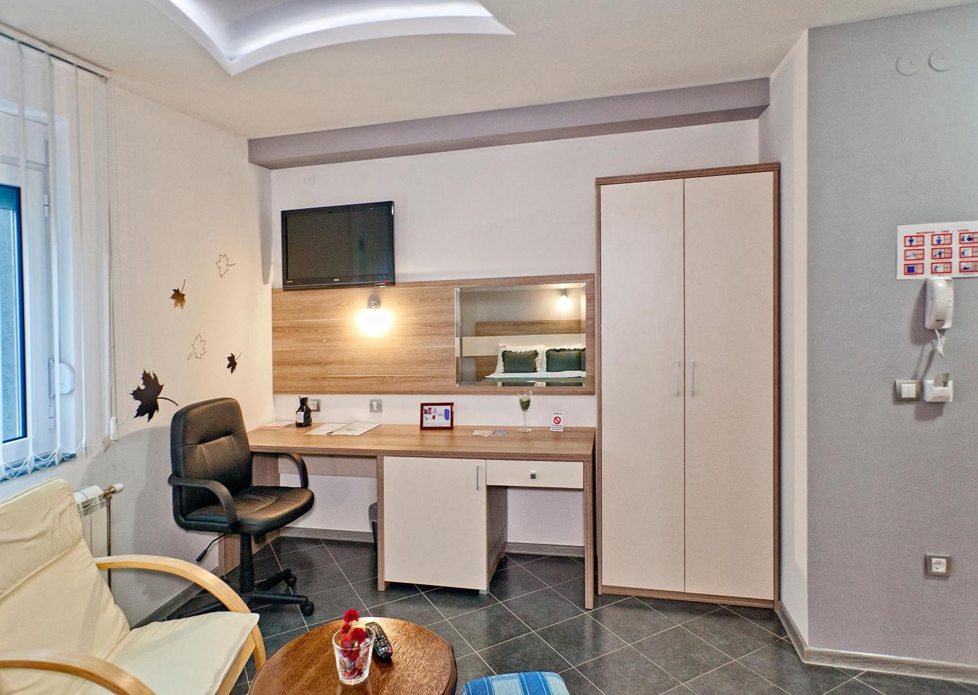Garni Hotel Lama Kragujevac Eksteriør billede