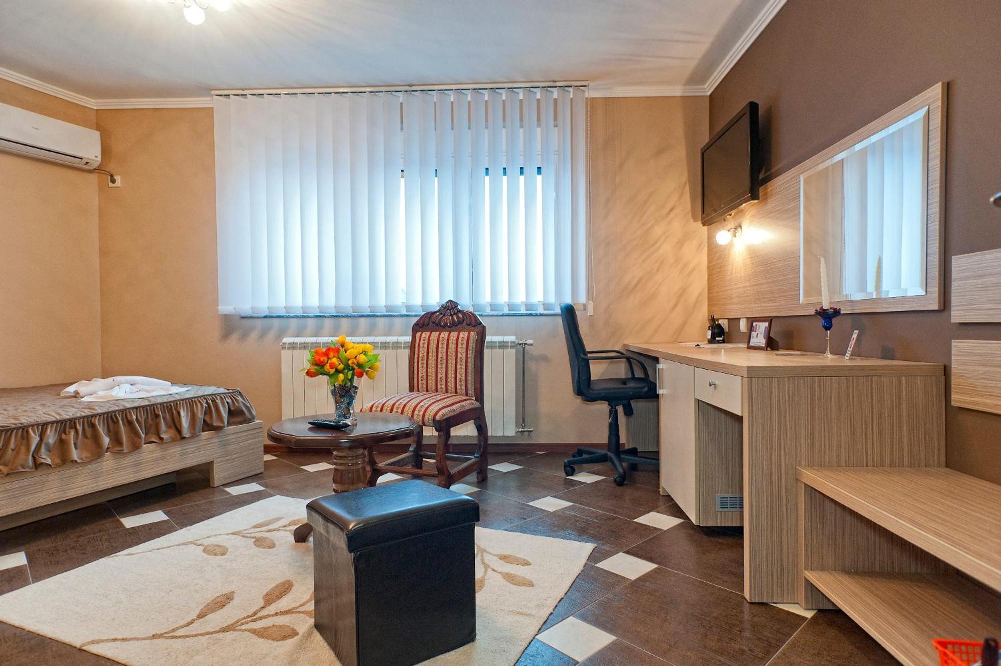 Garni Hotel Lama Kragujevac Eksteriør billede