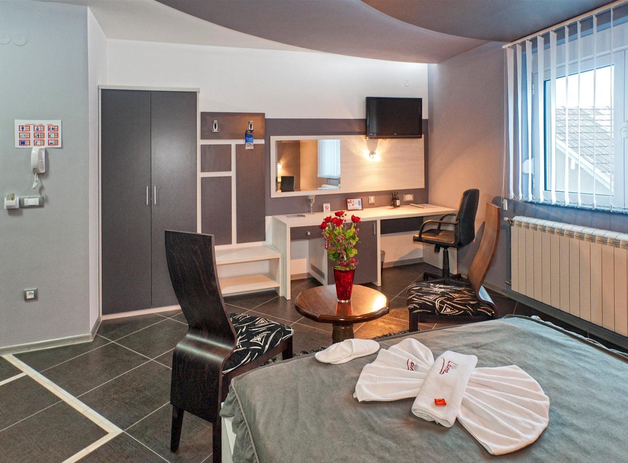 Garni Hotel Lama Kragujevac Eksteriør billede