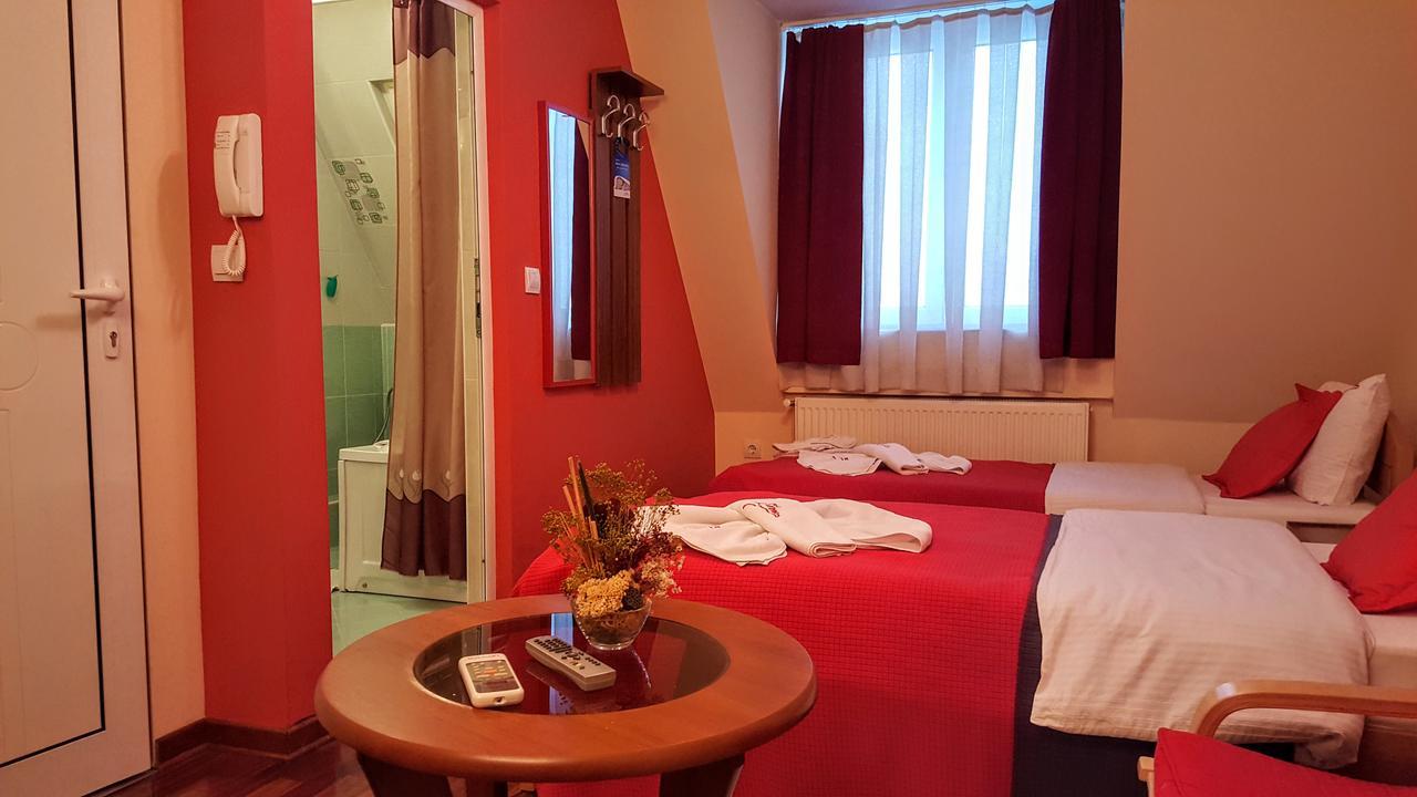 Garni Hotel Lama Kragujevac Eksteriør billede
