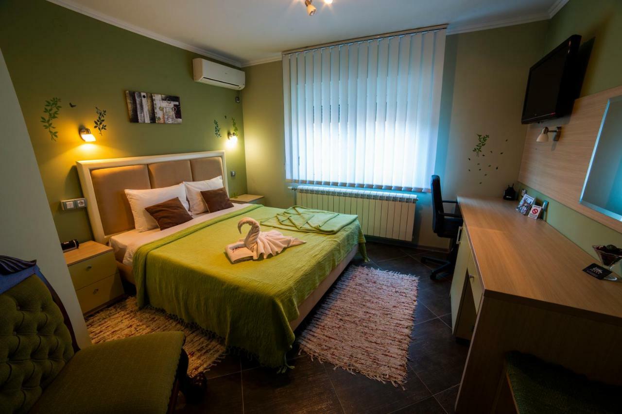 Garni Hotel Lama Kragujevac Eksteriør billede