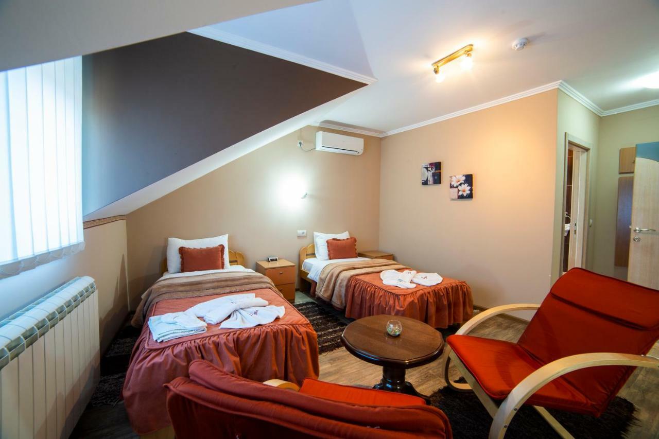 Garni Hotel Lama Kragujevac Eksteriør billede