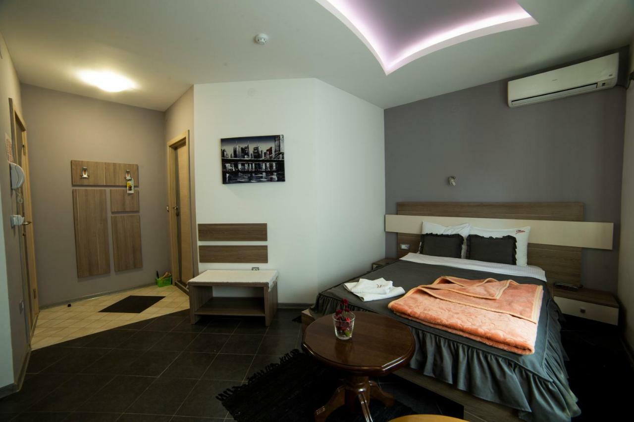 Garni Hotel Lama Kragujevac Eksteriør billede