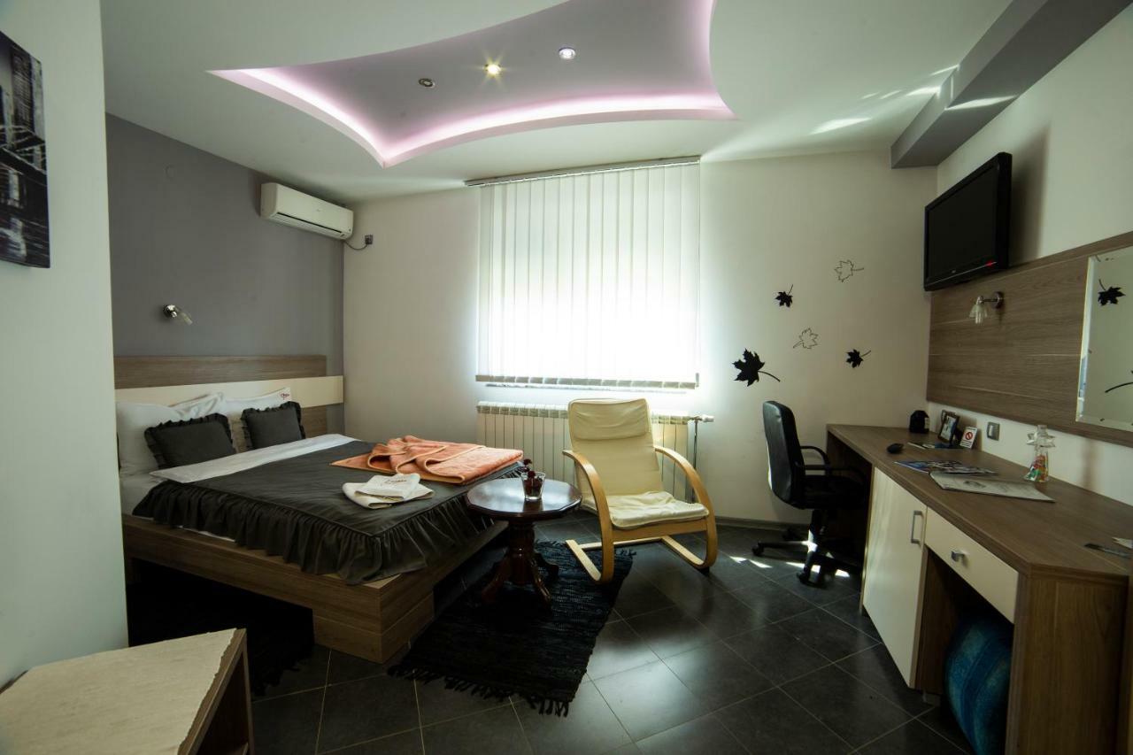 Garni Hotel Lama Kragujevac Eksteriør billede