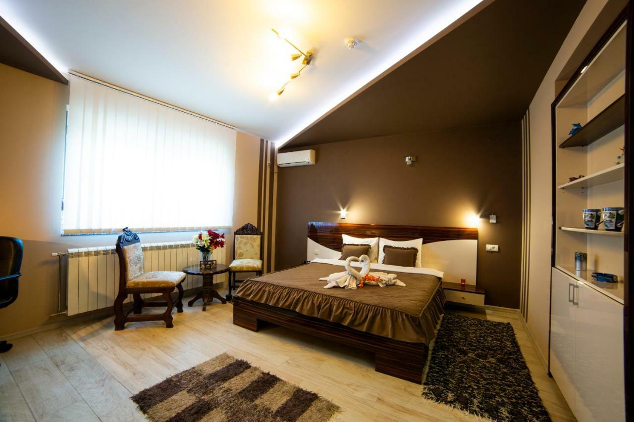 Garni Hotel Lama Kragujevac Eksteriør billede