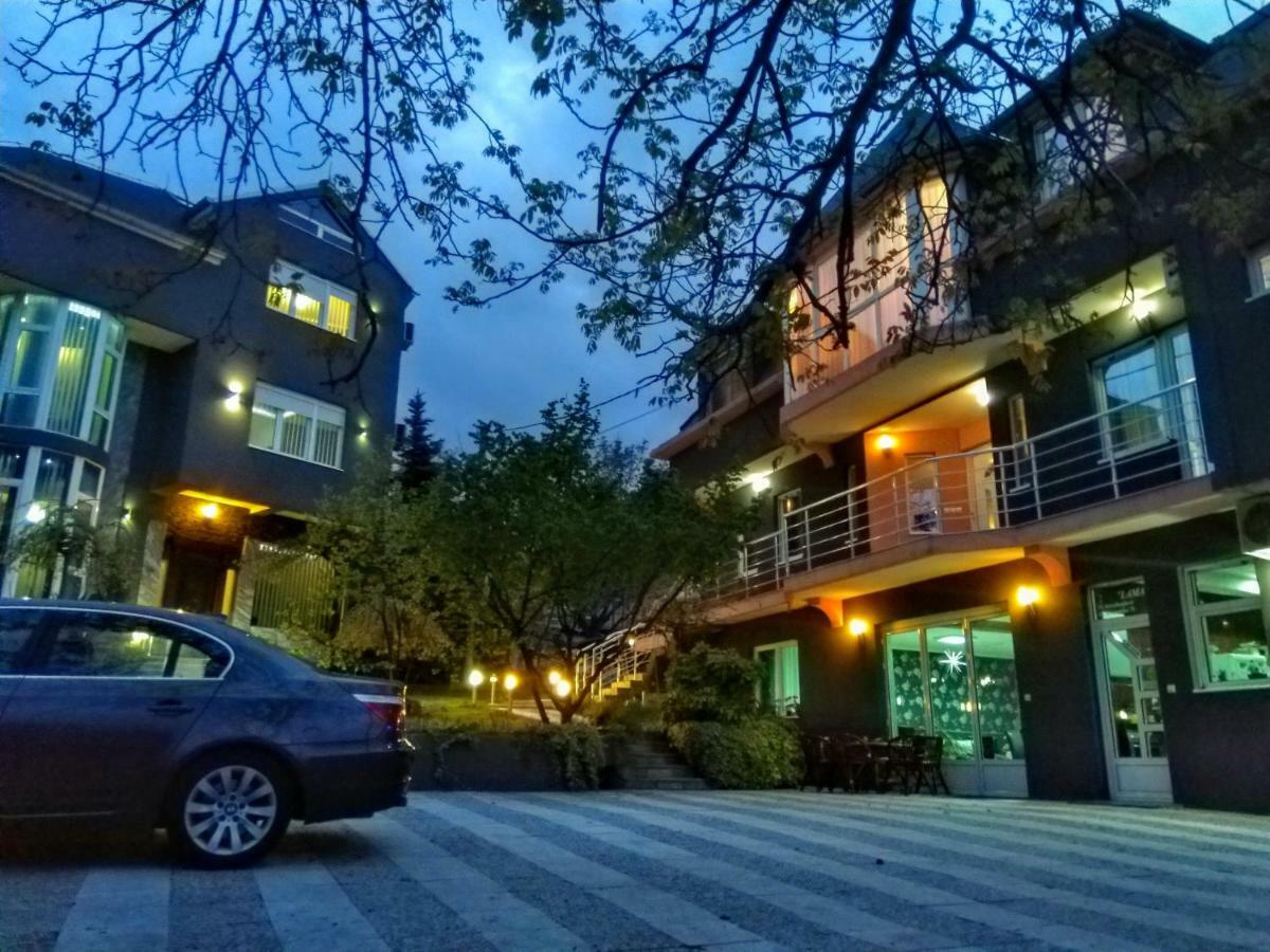 Garni Hotel Lama Kragujevac Eksteriør billede